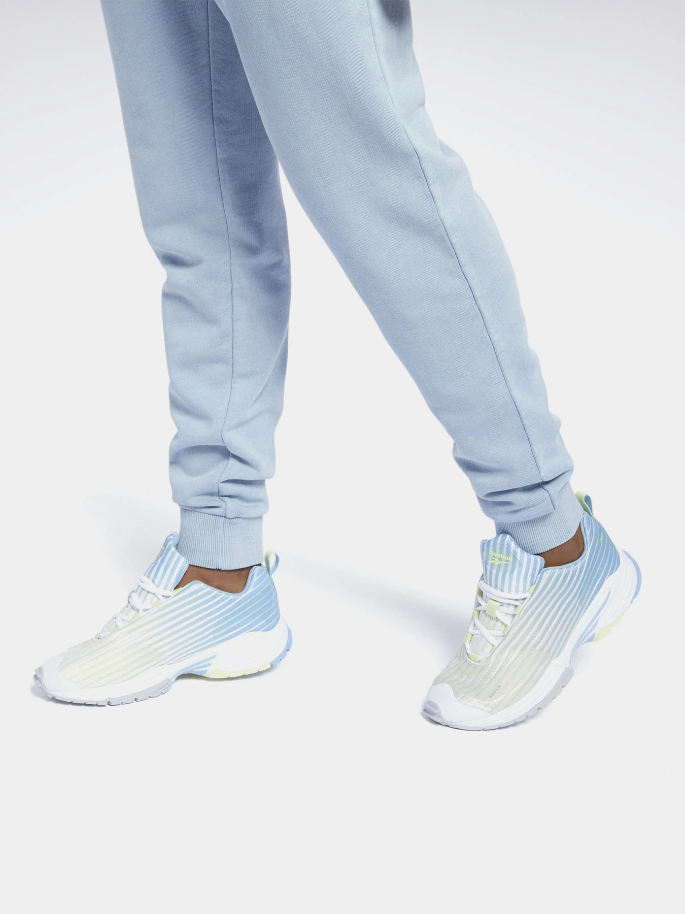 Брюки Reebok CLASSICS NATURAL DYE модель GP7887 Фото