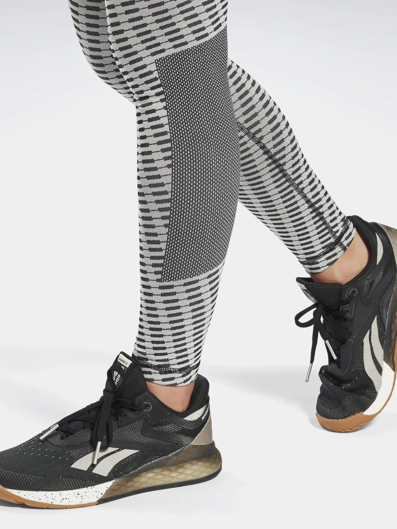 Брюки Reebok SEAMLESS модель GI5007 Брюки Reebok SEAMLESS модель GI5007 Фото