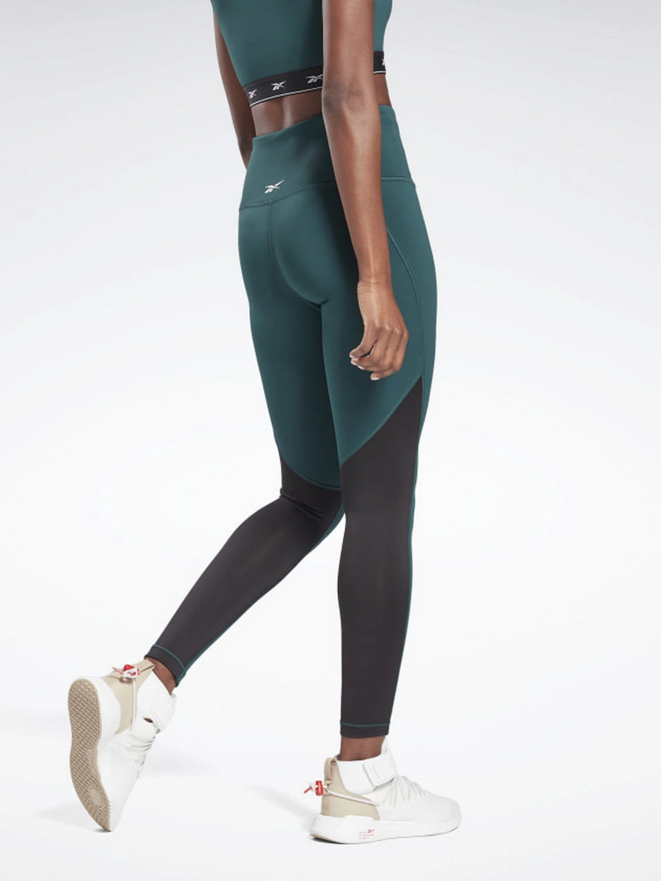 Брюки Reebok BEYOND THE SWEAT модель GP2327 Брюки Reebok BEYOND THE SWEAT модель GP2327 Фото