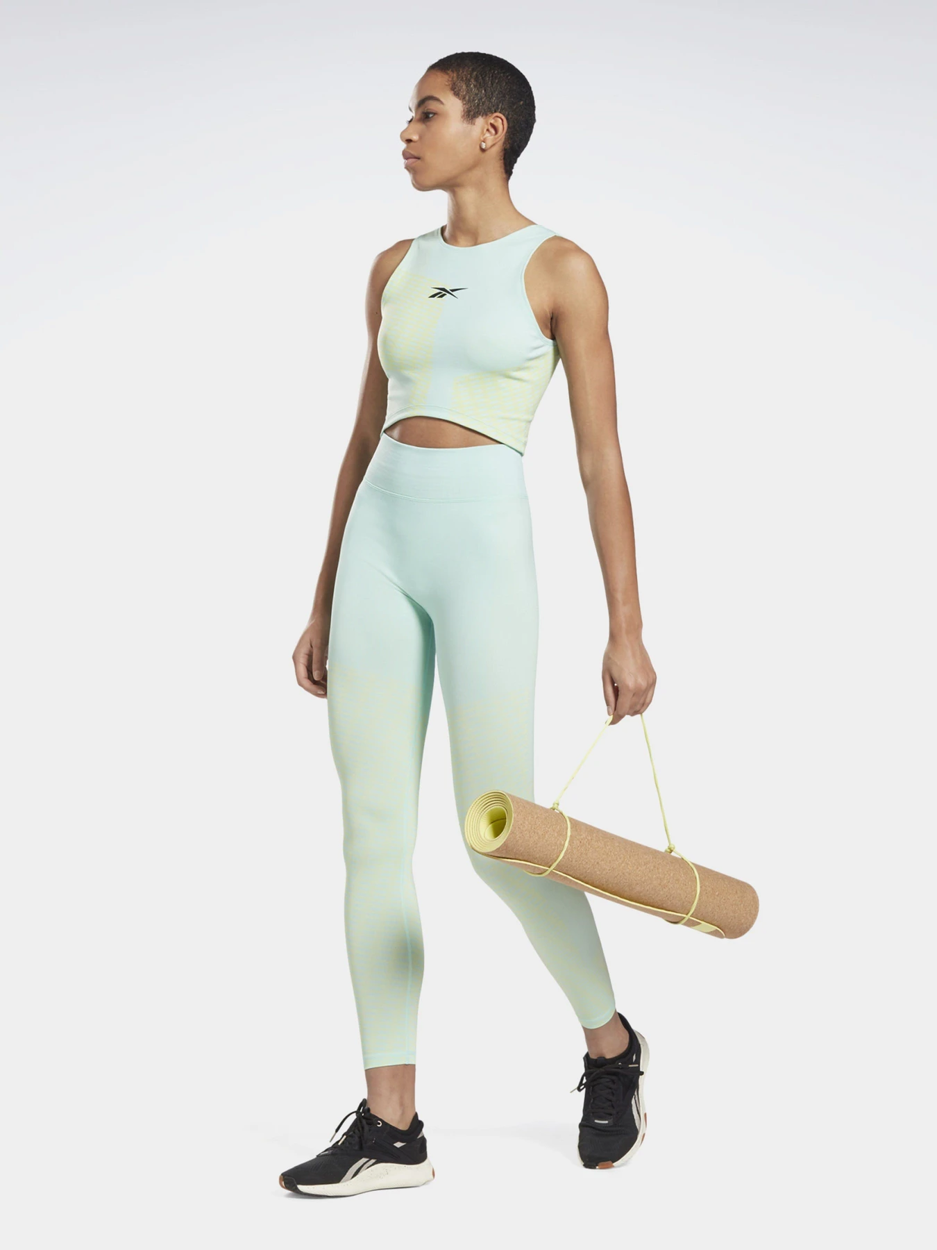 Футболки и поло Reebok SEAMLESS модель GL2580 Футболки и поло Reebok SEAMLESS модель GL2580 Фото