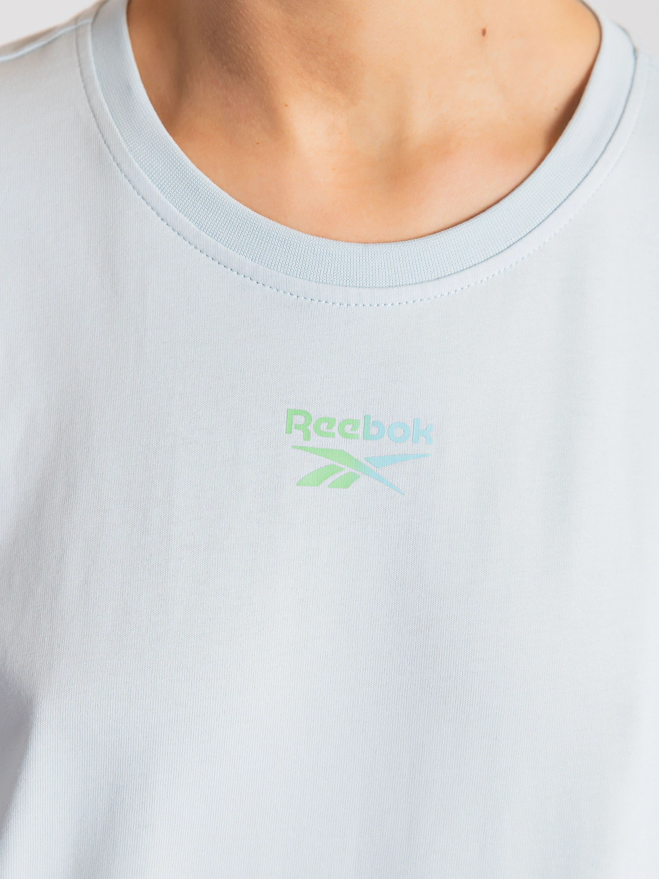 Футболки и поло Reebok CLASSICS модель GN4569 Футболки и поло Reebok CLASSICS модель GN4569 Фото