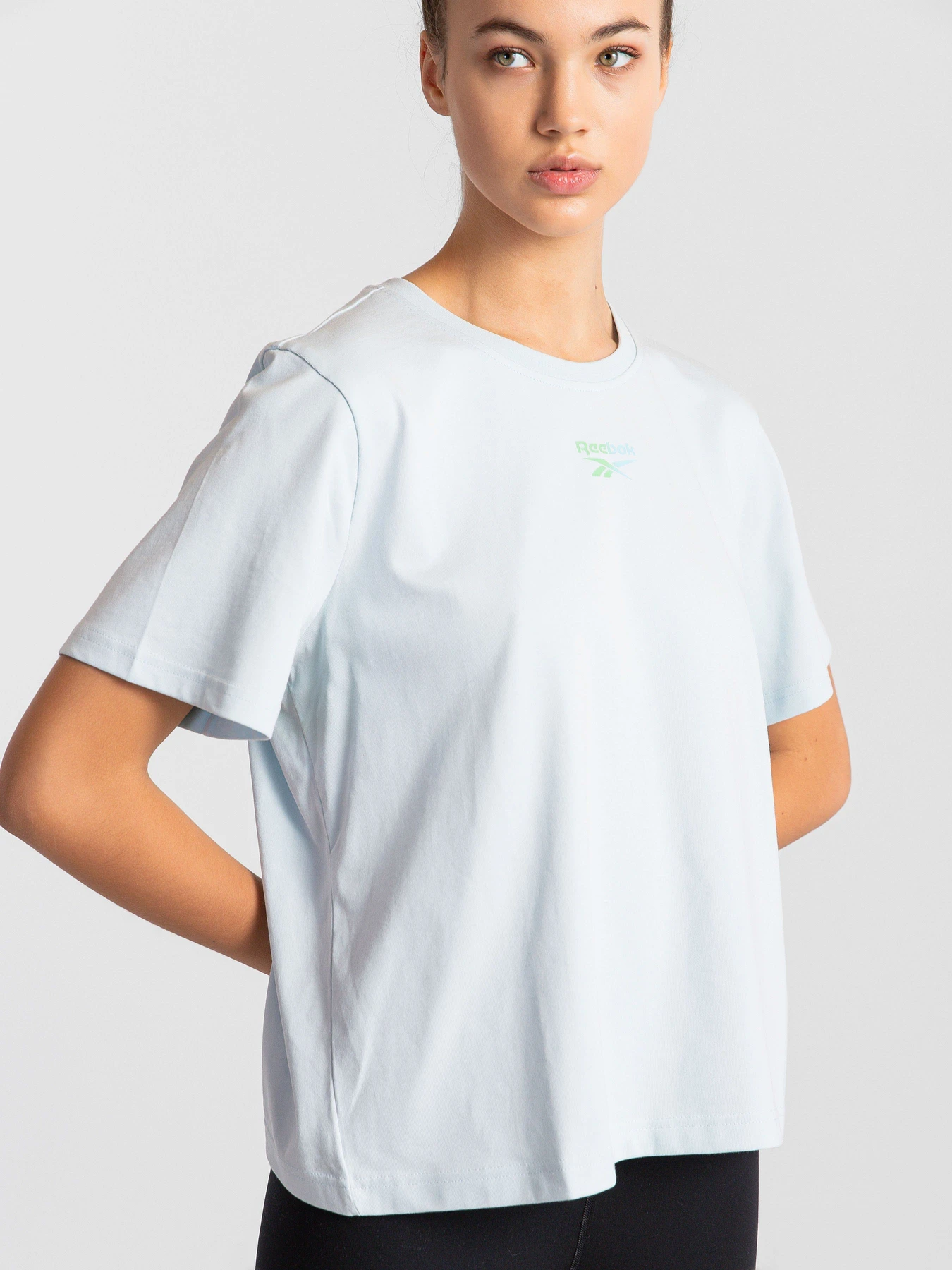 Футболки и поло Reebok CLASSICS модель GN4569 Футболки и поло Reebok CLASSICS модель GN4569 Фото