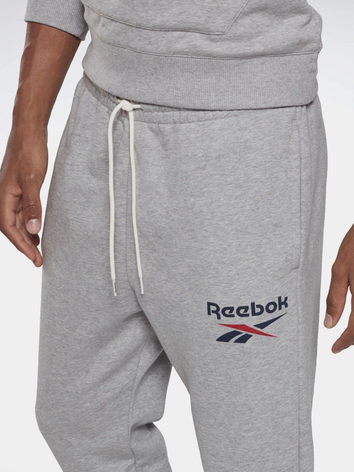 Брюки Reebok IDENTITY BIG LOGO модель GI9413 Брюки Reebok IDENTITY BIG LOGO модель GI9413 Фото
