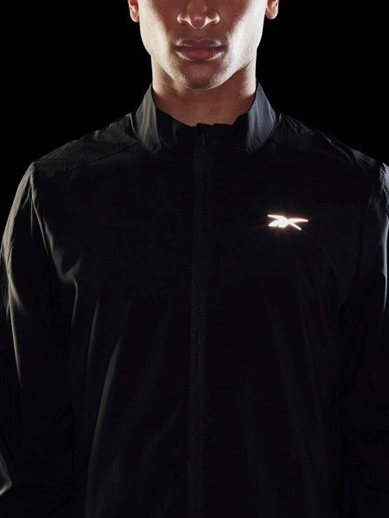 Худи и свитшоты Reebok RUNNING ESSENTIALS WOVEN модель FU1328 Худи и свитшоты Reebok RUNNING ESSENTIALS WOVEN модель FU1328 Фото