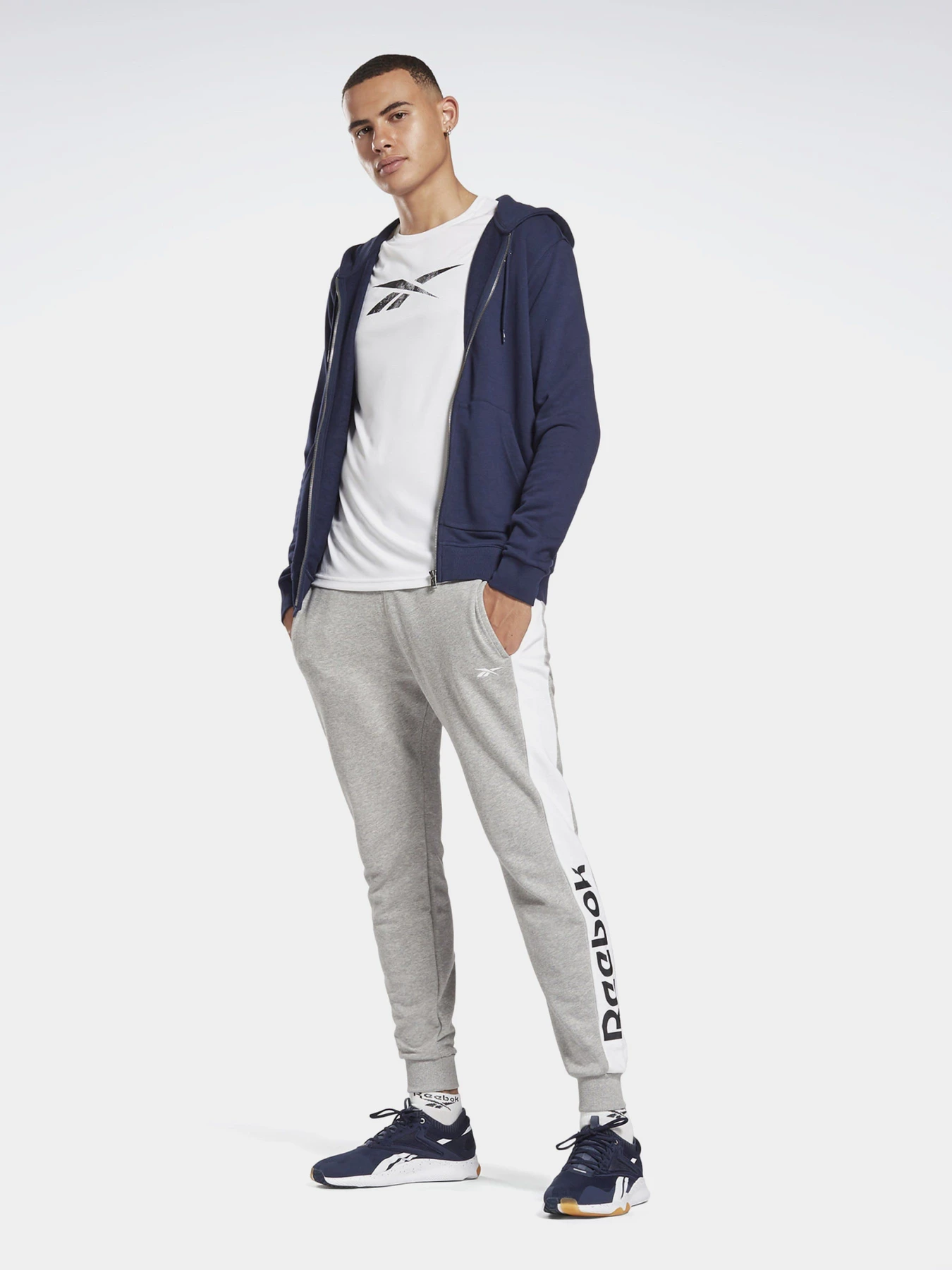 Худи и свитшоты Reebok IDENTITY ZIP-UP модель GJ0644 Худи и свитшоты Reebok IDENTITY ZIP-UP модель GJ0644 Фото
