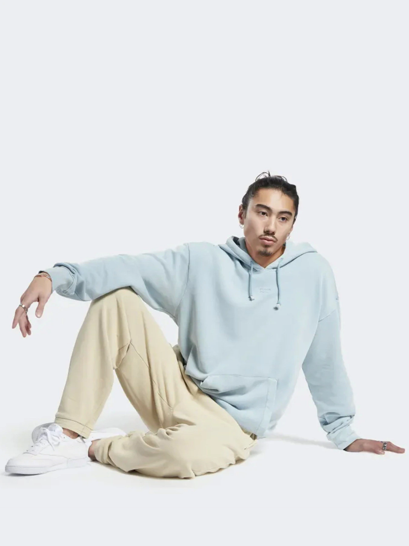 Худи и свитшоты Reebok CLASSICS NATURAL DYE модель GQ2751 Худи и свитшоты Reebok CLASSICS NATURAL DYE модель GQ2751 Фото