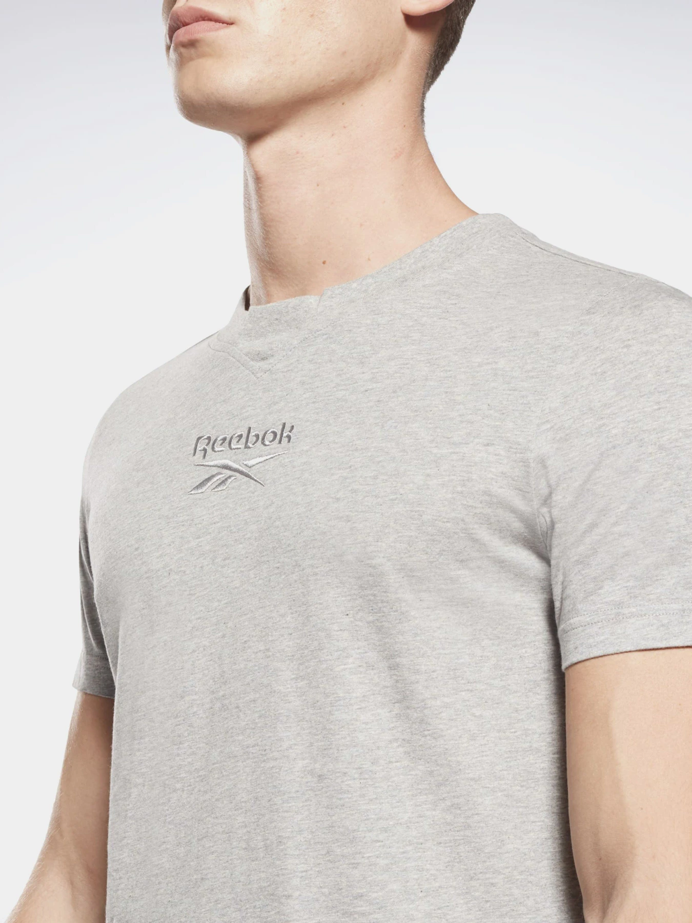 Футболки и поло Reebok TE MELANGE SS модель GI8658 Футболки и поло Reebok TE MELANGE SS модель GI8658 Фото