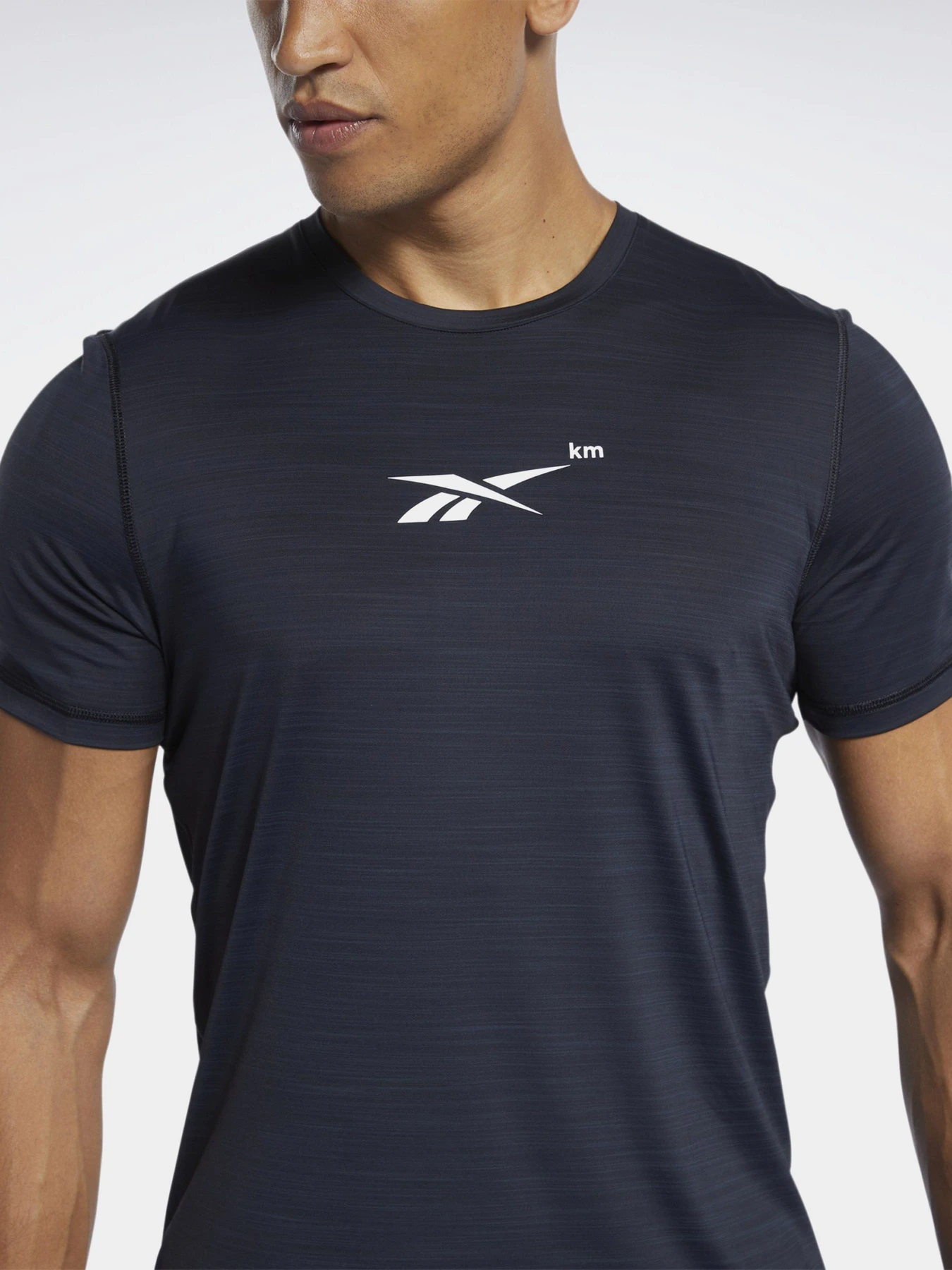 Футболки и поло Reebok TechStyle Running Activchill модель GJ6230 Футболки и поло Reebok TechStyle Running Activchill модель GJ6230 Фото