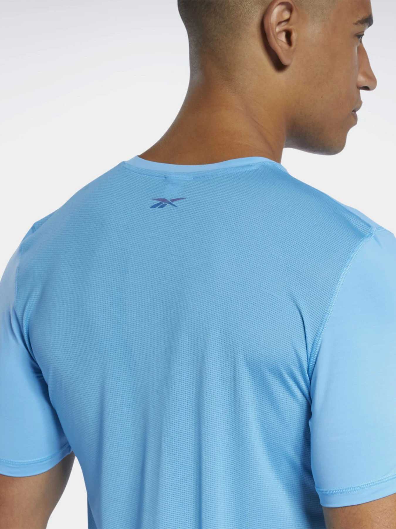 Футболки и поло Reebok TECHSTYLE RUNNING ACTIVCHILL модель GJ6231 Футболки и поло Reebok TECHSTYLE RUNNING ACTIVCHILL модель GJ6231 Фото