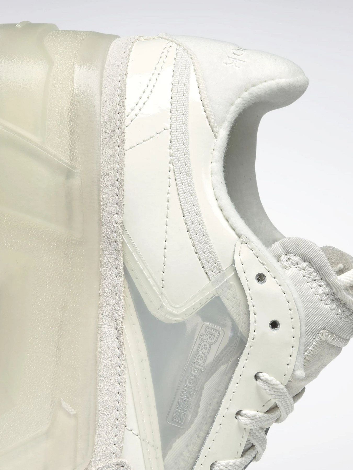Кросівки Reebok CLUB C CARDI модель H01012 Фото