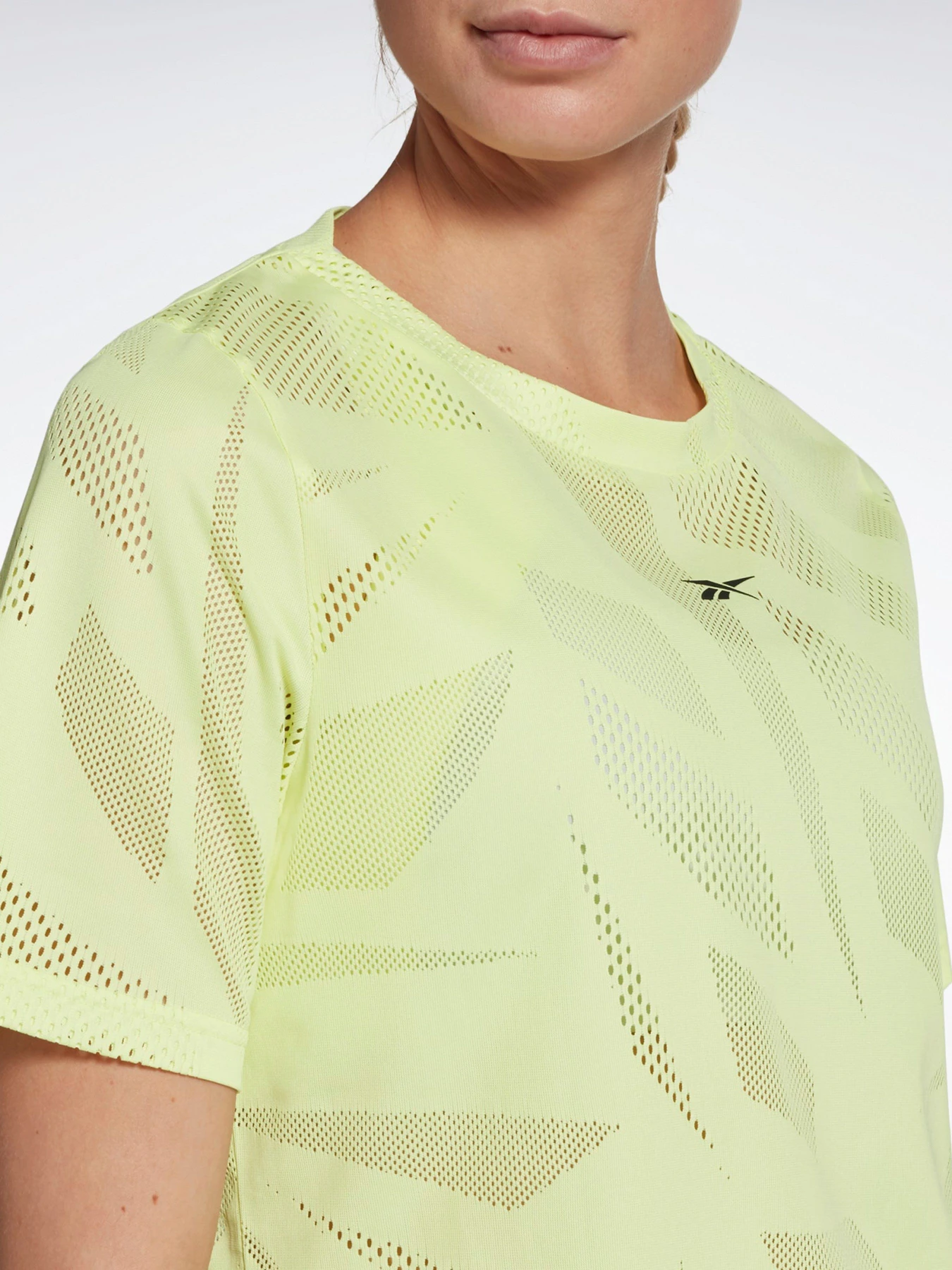 Футболки и поло Reebok PERFORATED модель GI6532 Футболки и поло Reebok PERFORATED модель GI6532 Фото