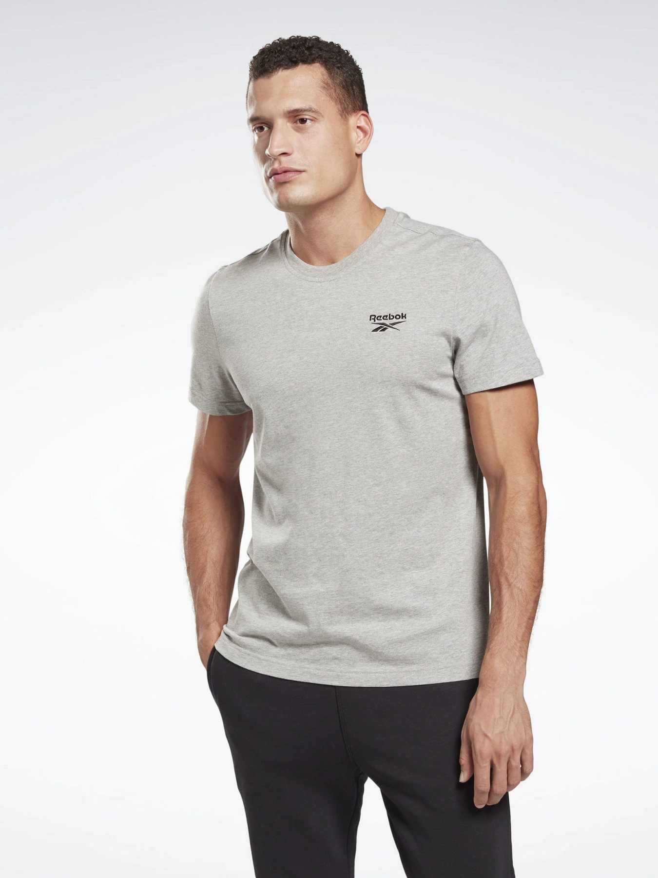 Футболки і поло Reebok Identity модель GJ0640 Футболки і поло Reebok Identity модель GJ0640 Фото