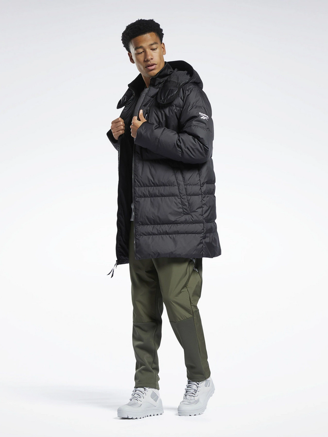 Куртки та дублянки Reebok Outerwear Classics модель GR8985 Фото