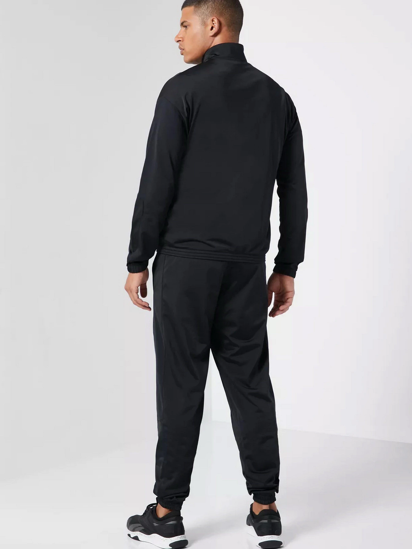 Костюмы Reebok Myt Tracksuit модель GT5783 Костюмы Reebok Myt Tracksuit модель GT5783 Фото