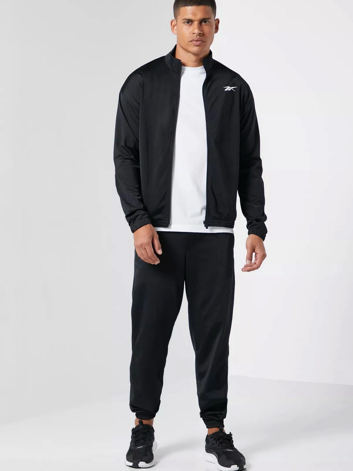 Костюмы Reebok Myt Tracksuit модель GT5783 Костюмы Reebok Myt Tracksuit модель GT5783 Фото