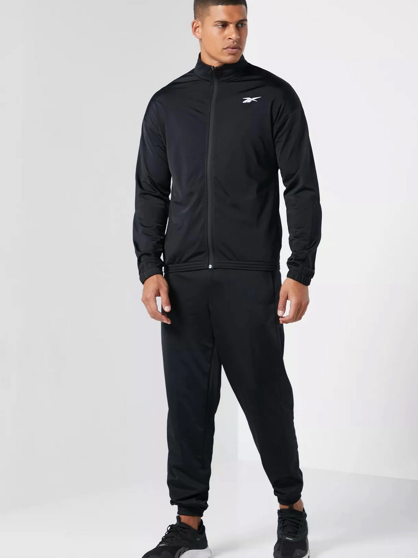 Костюмы Reebok Myt Tracksuit модель GT5783 Костюмы Reebok Myt Tracksuit модель GT5783 Фото