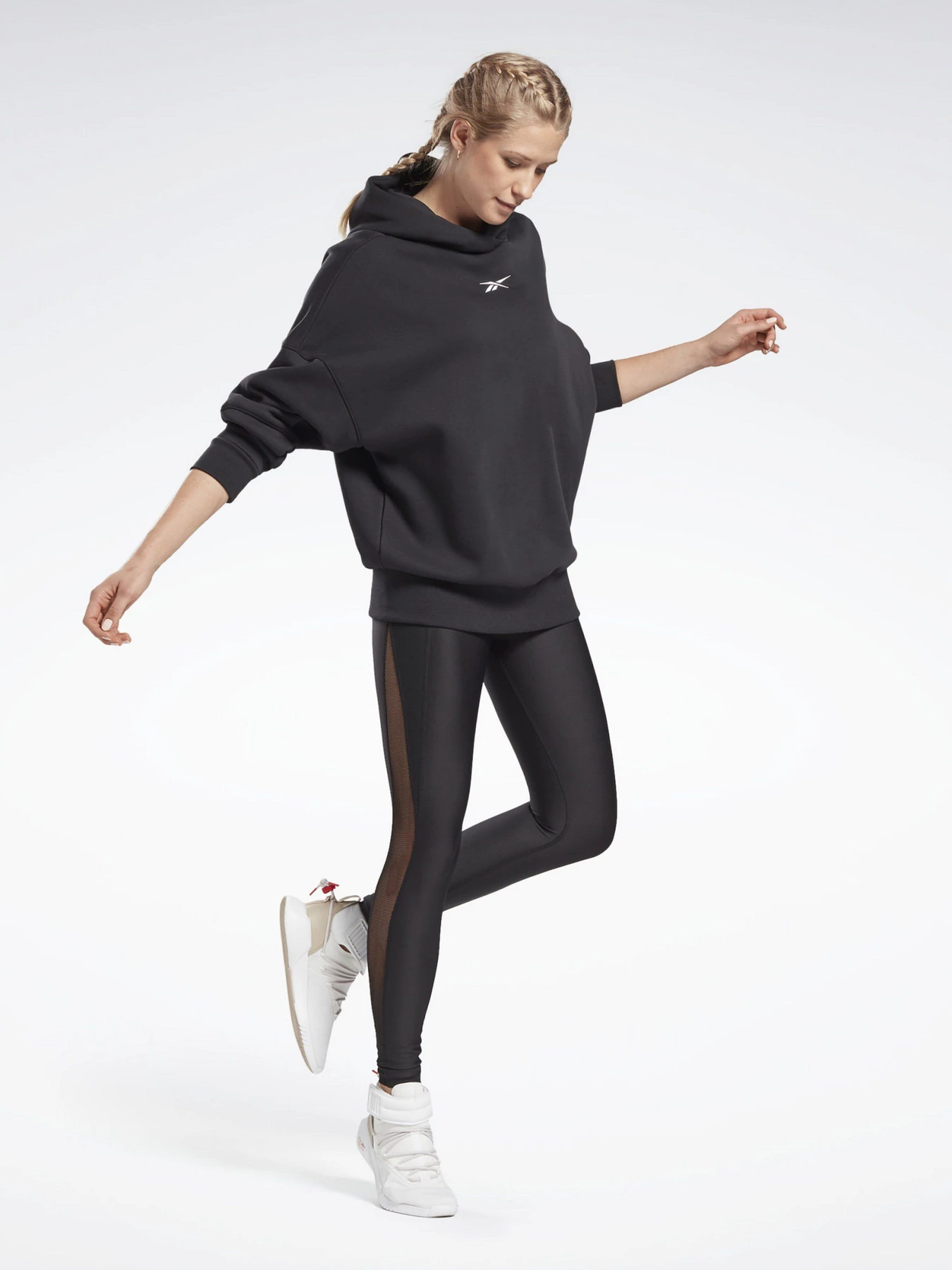 Худи и свитшоты Reebok RETRO OVERSIZE модель GM9071 Худи и свитшоты Reebok RETRO OVERSIZE модель GM9071 Фото