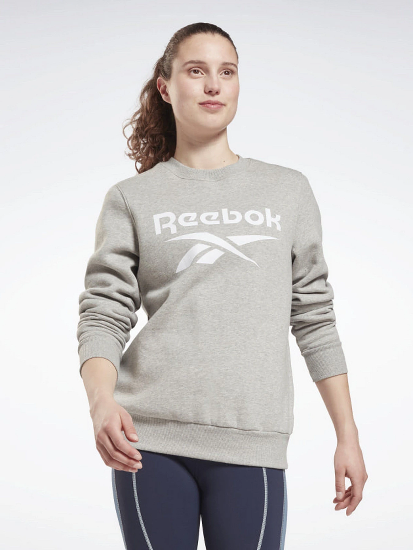 Худі та світшоти Reebok RI BL FLEECE CREW модель GS9377 Худі та світшоти Reebok RI BL FLEECE CREW модель GS9377 Фото