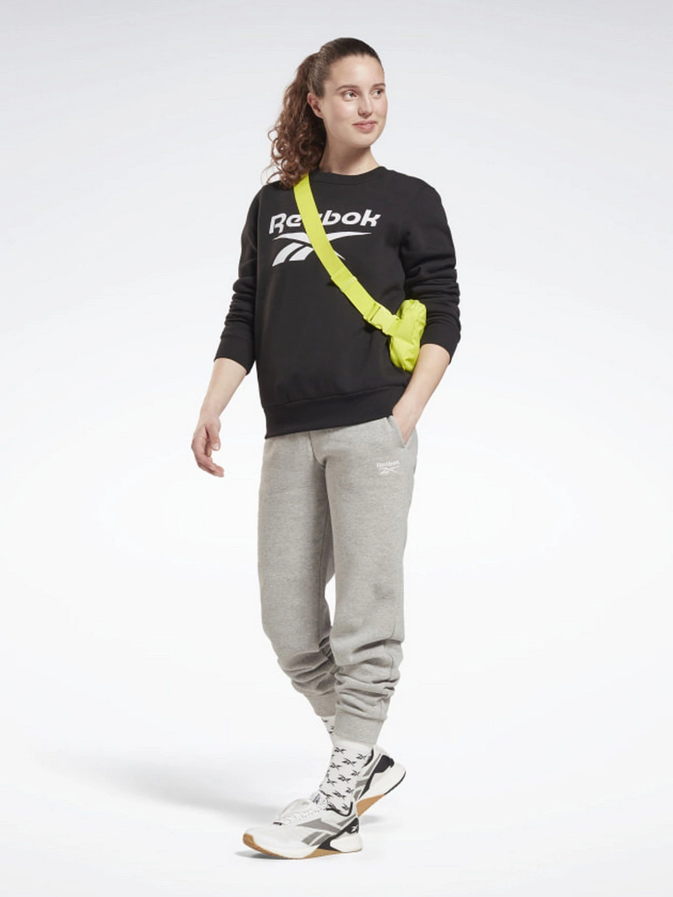 Худі та світшоти Reebok RI BL FLEECE CREW модель GS9378 Худі та світшоти Reebok RI BL FLEECE CREW модель GS9378 Фото