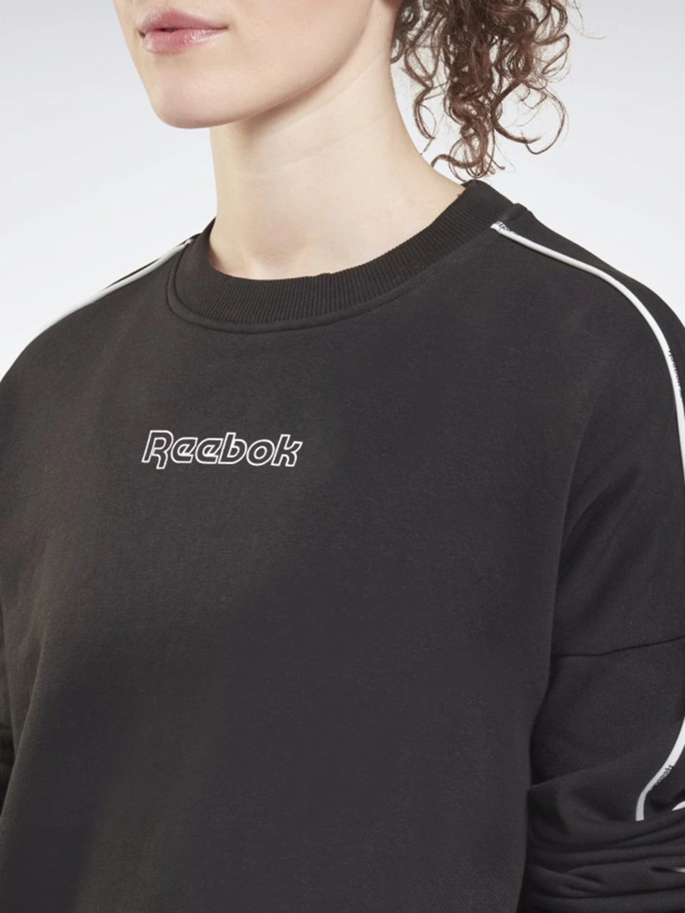Костюмы Reebok TE PIPING TRACKSUIT модель GV3293 Костюмы Reebok TE PIPING TRACKSUIT модель GV3293 Фото
