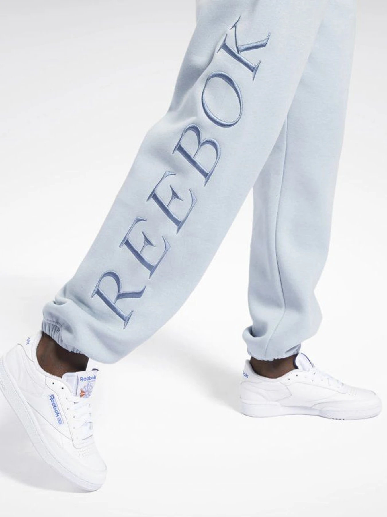 Брюки Reebok Classics Graphic Fleece модель H43026 Брюки Reebok Classics Graphic Fleece модель H43026 Фото