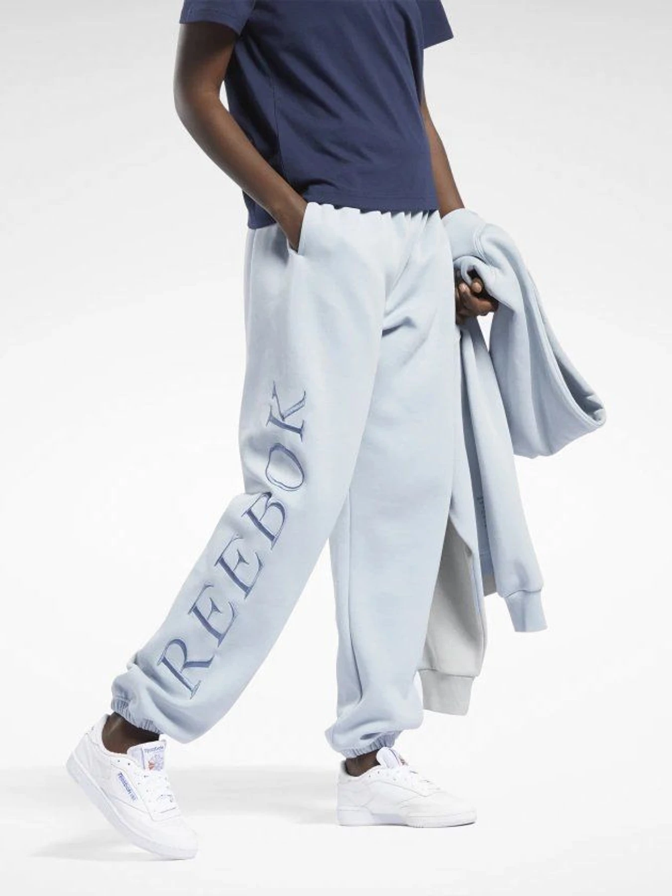 Брюки Reebok Classics Graphic Fleece модель H43026 Брюки Reebok Classics Graphic Fleece модель H43026 Фото
