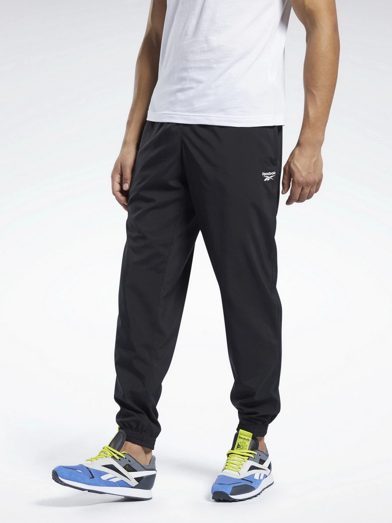 Брюки Reebok Training Essentials Woven Cuffed модель FP9141 Фото