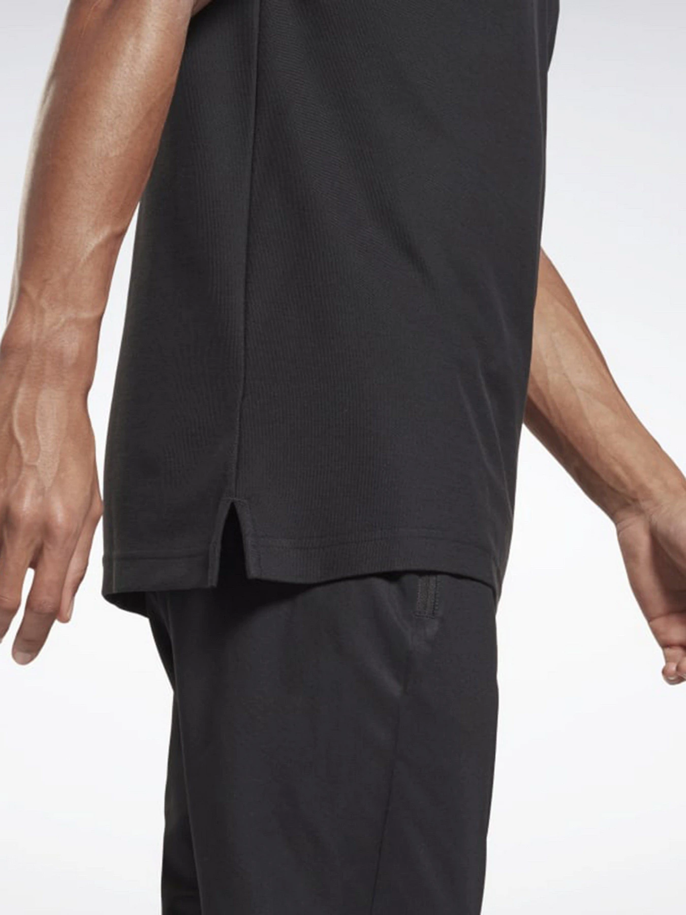 Футболки и поло Reebok Training Essentials модель FP9173 Футболки и поло Reebok Training Essentials модель FP9173 Фото