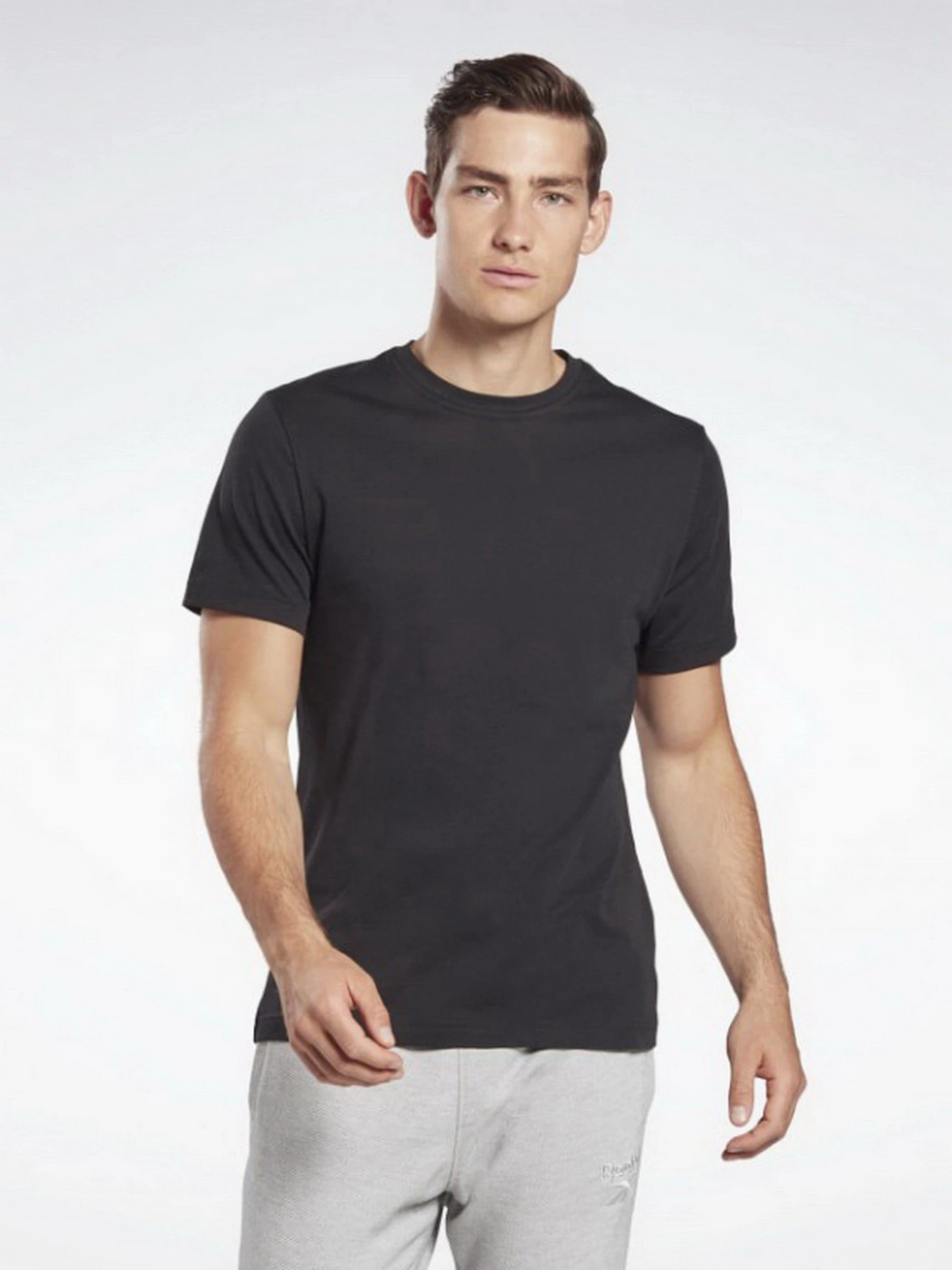 Футболки и поло Reebok Gb Short Sleeve Cotton Vector модель FT9617 Футболки и поло Reebok Gb Short Sleeve Cotton Vector модель FT9617 Фото