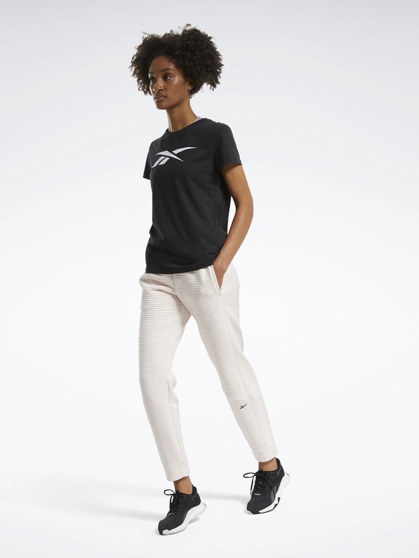 Футболки и поло Reebok Training Essentials модель GH5304 Футболки и поло Reebok Training Essentials модель GH5304 Фото
