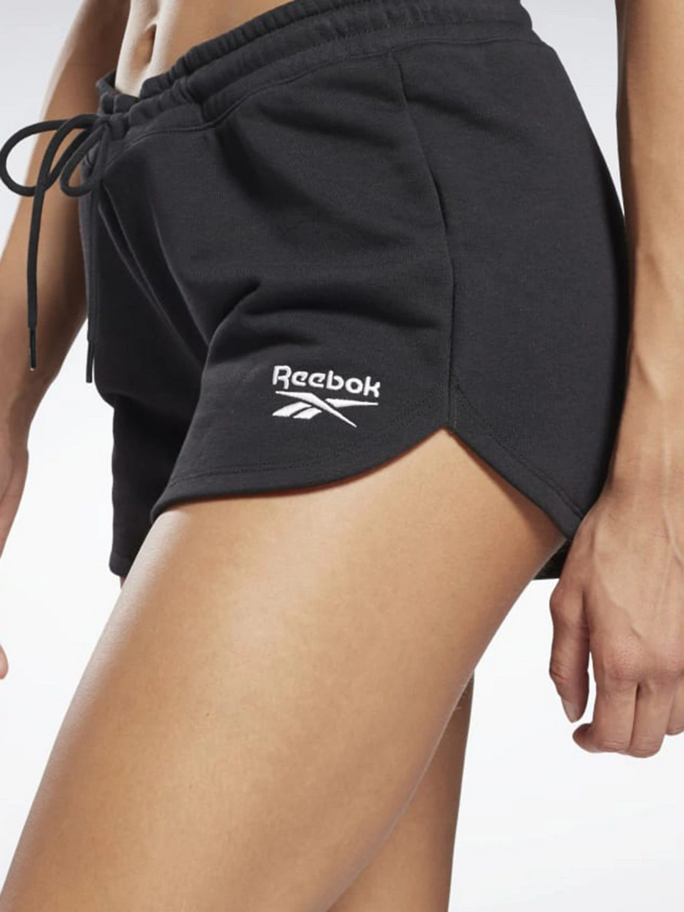 Шорты Reebok Identity модель GL2554 Шорты Reebok Identity модель GL2554 Фото