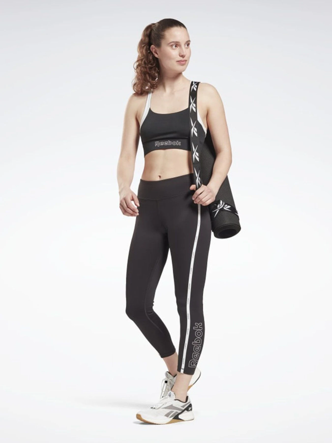 Брюки Reebok Piping Pack Poly модель GS9349 Брюки Reebok Piping Pack Poly модель GS9349 Фото