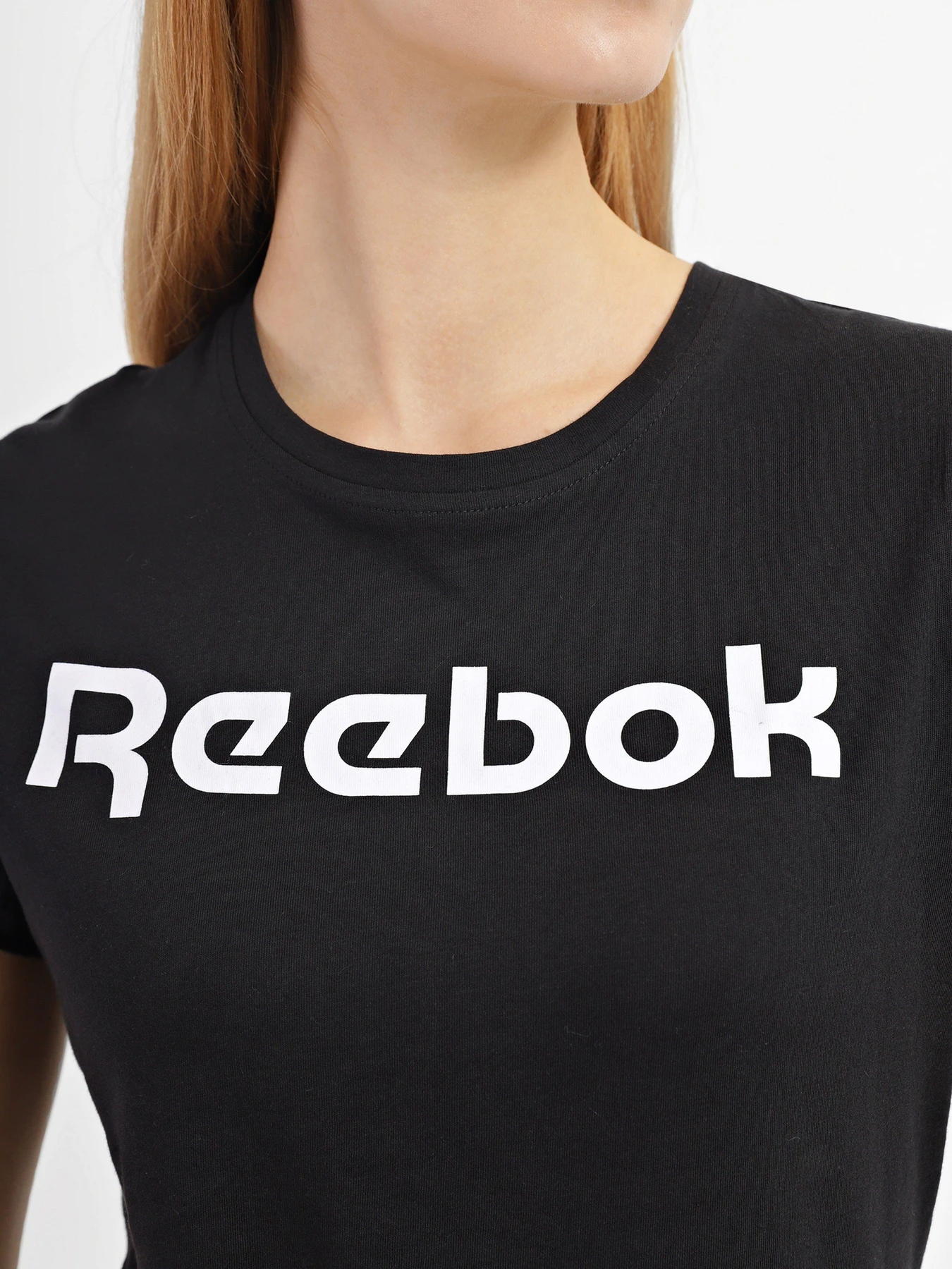 Футболки и поло Reebok Training Essentials Graphic модель GU8329 Футболки и поло Reebok Training Essentials Graphic модель GU8329 Фото