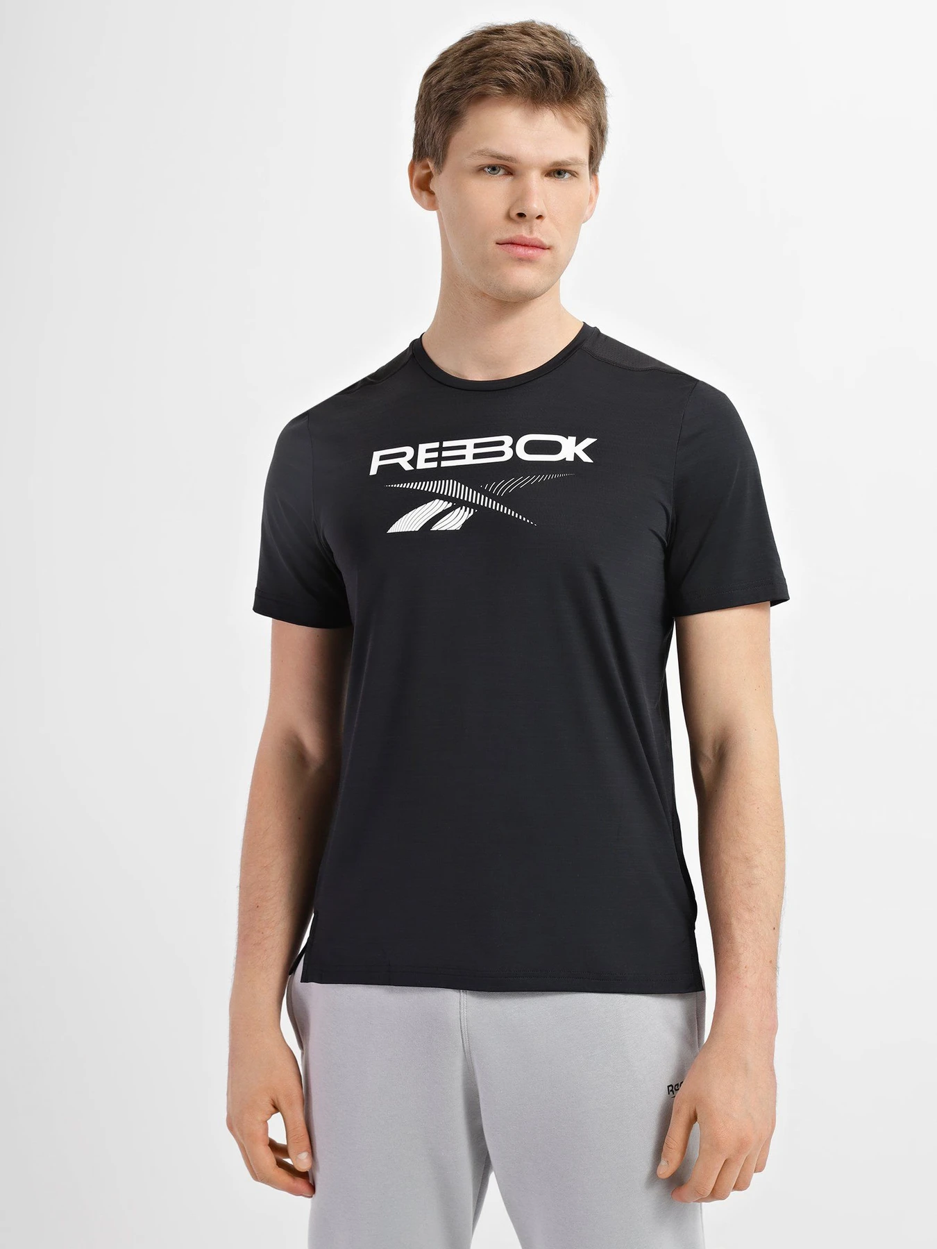Футболки и поло Reebok ACTIVCHILL Graphic Move модель H46597 Футболки и поло Reebok ACTIVCHILL Graphic Move модель H46597 Фото