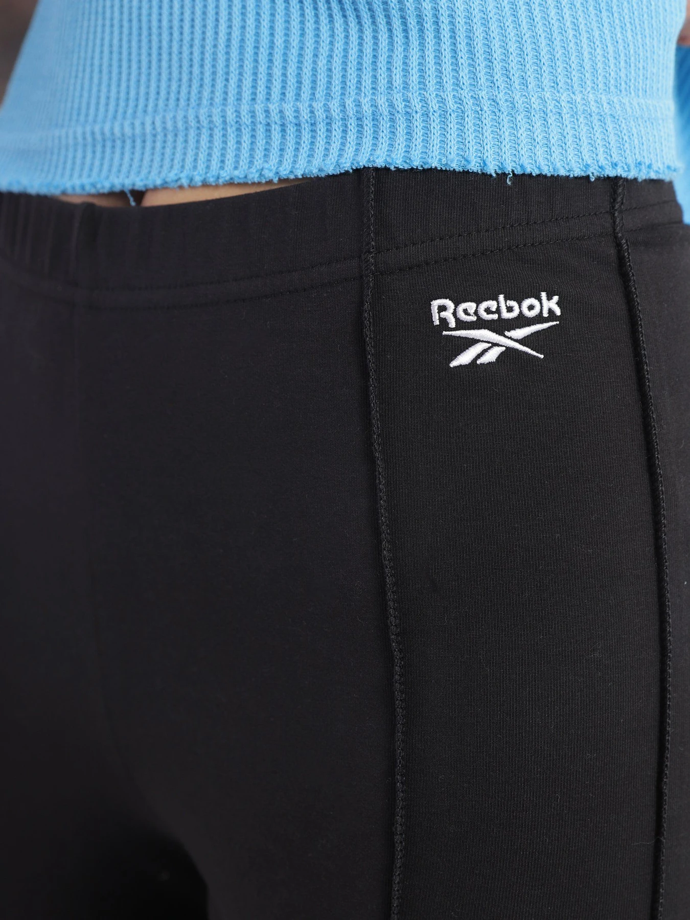 Брюки Reebok CLASSICS модель H46800 Брюки Reebok CLASSICS модель H46800 Фото