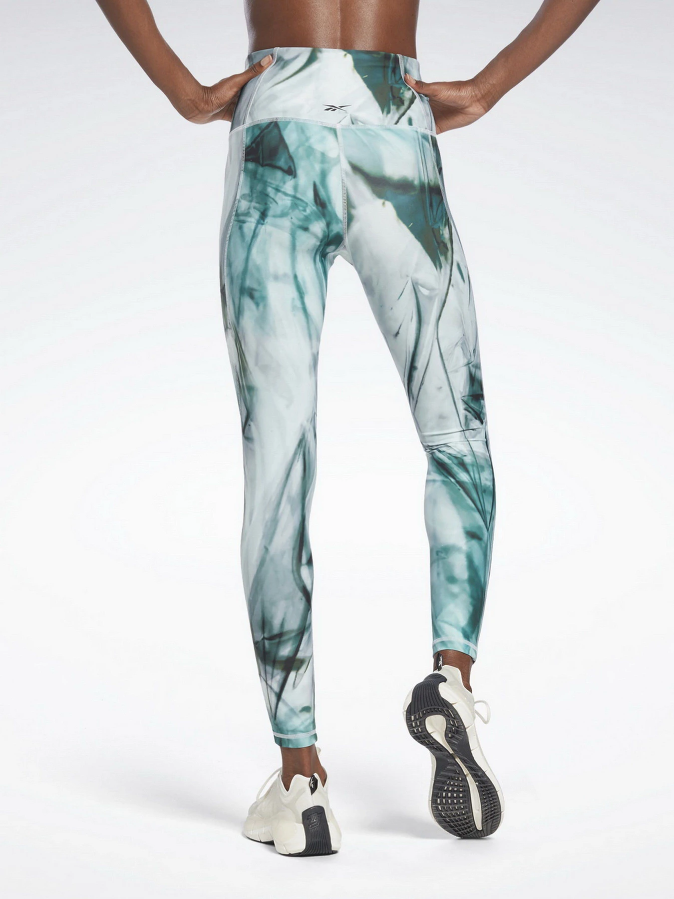 Брюки Reebok LUX BOLD HIGH-WAISTED LIQUID ABYSS PRINT модель H56388 Брюки Reebok LUX BOLD HIGH-WAISTED LIQUID ABYSS PRINT модель H56388 Фото