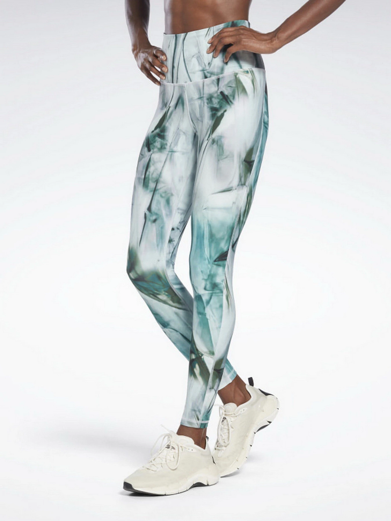Брюки Reebok LUX BOLD HIGH-WAISTED LIQUID ABYSS PRINT модель H56388 Брюки Reebok LUX BOLD HIGH-WAISTED LIQUID ABYSS PRINT модель H56388 Фото