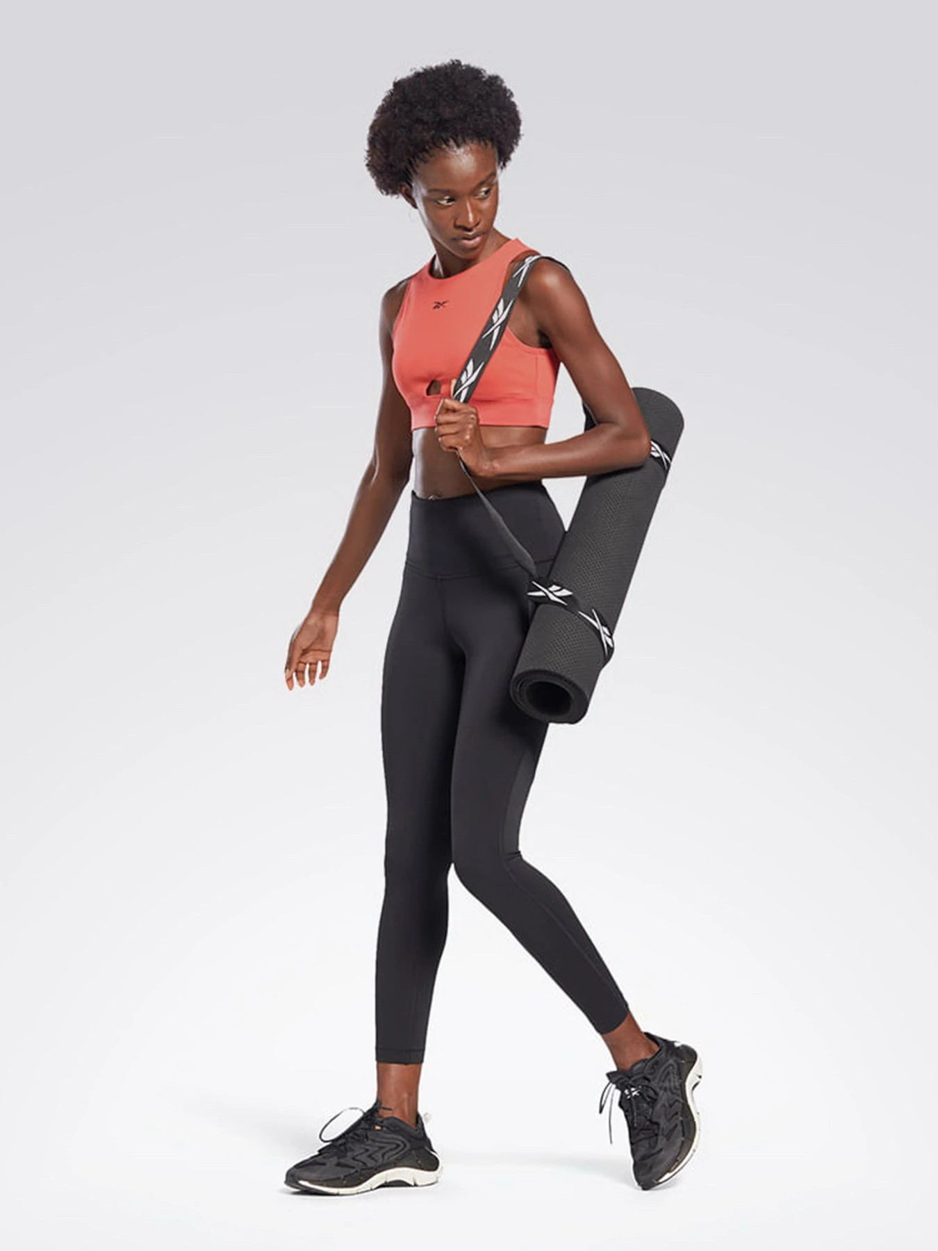 Футболки и поло Reebok Studio Beyond модель H56395 Футболки и поло Reebok Studio Beyond модель H56395 Фото