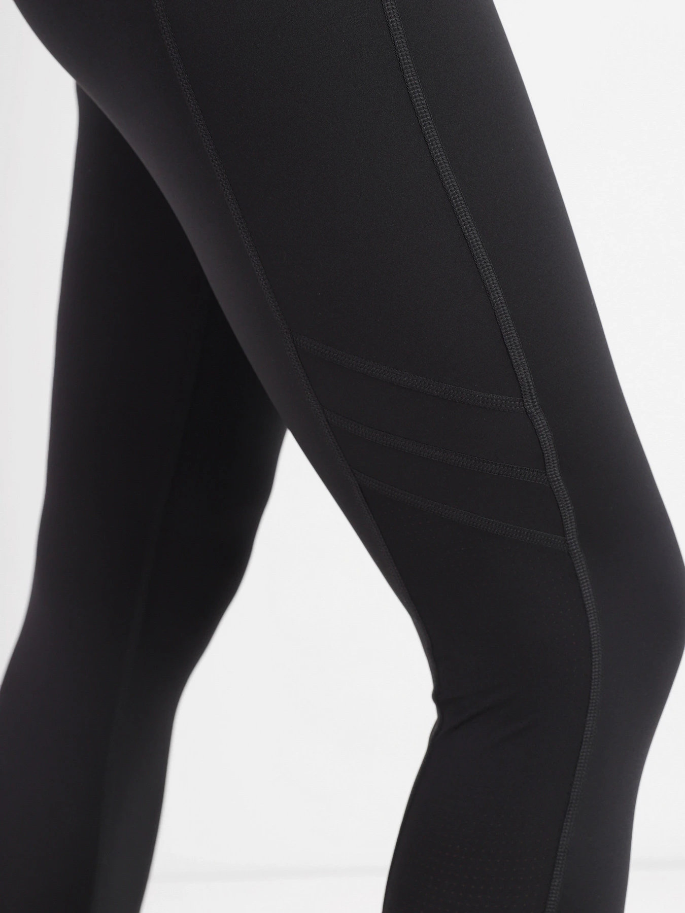 Брюки Reebok Workout Ready Mesh модель HA1040 Брюки Reebok Workout Ready Mesh модель HA1040 Фото