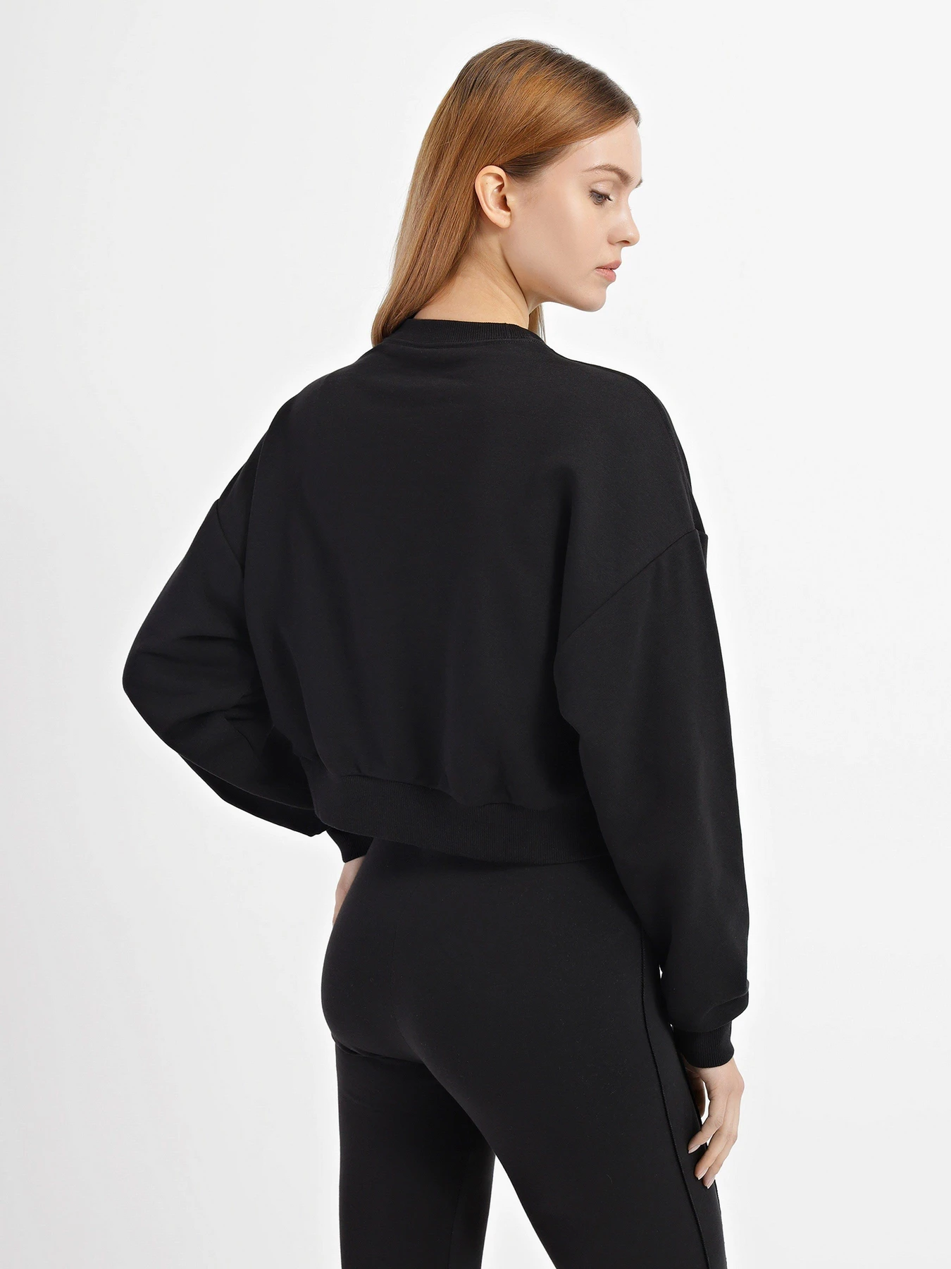 Худі та світшоти Reebok Piping Crewneck модель HB2335 Худі та світшоти Reebok Piping Crewneck модель HB2335 Фото