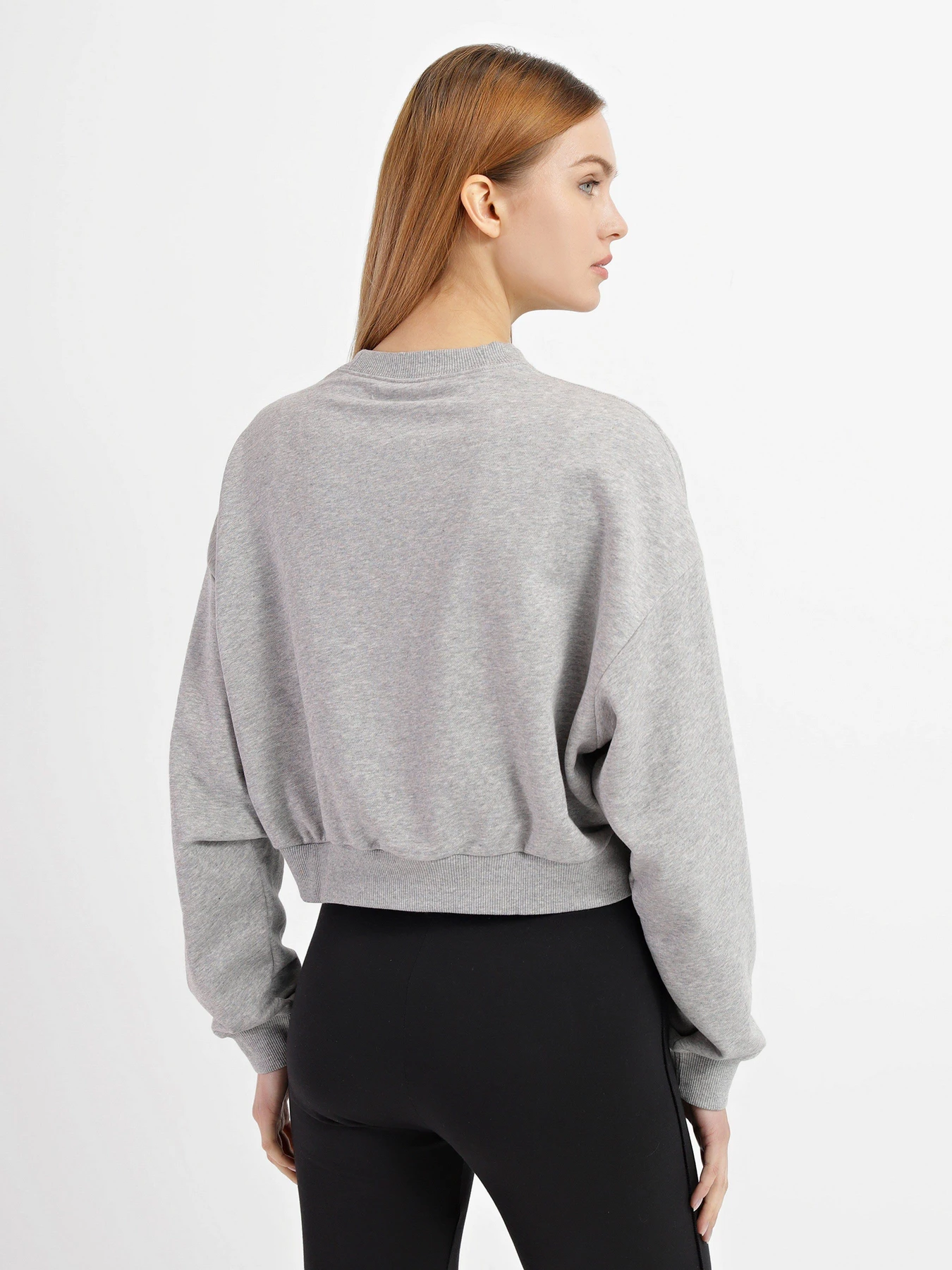 Худі та світшоти Reebok Piping Crewneck модель HB2336 Худі та світшоти Reebok Piping Crewneck модель HB2336 Фото