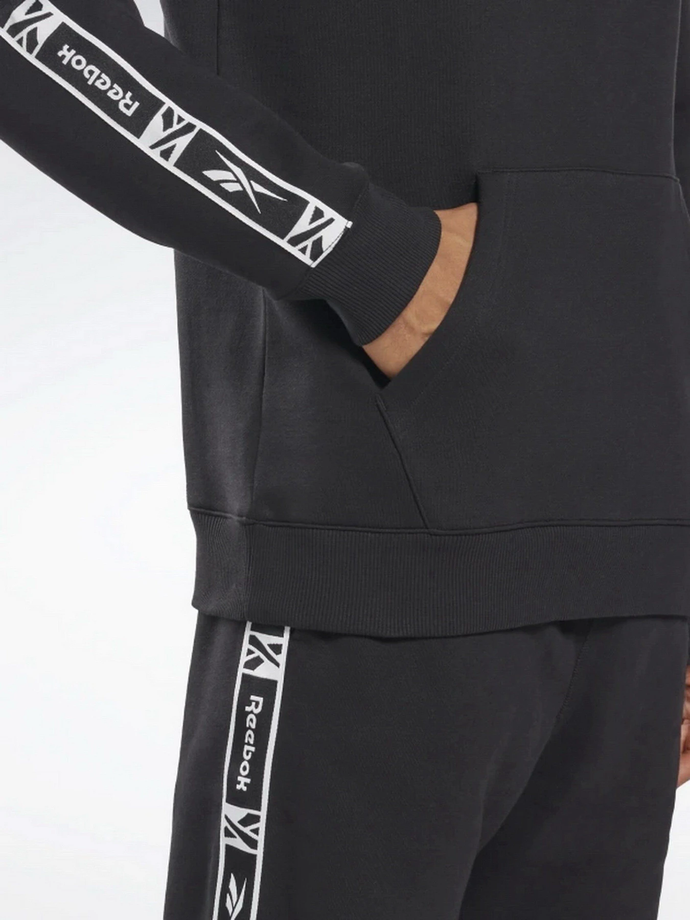 Худі та світшоти Reebok Identity Tape модель HB5973 Фото