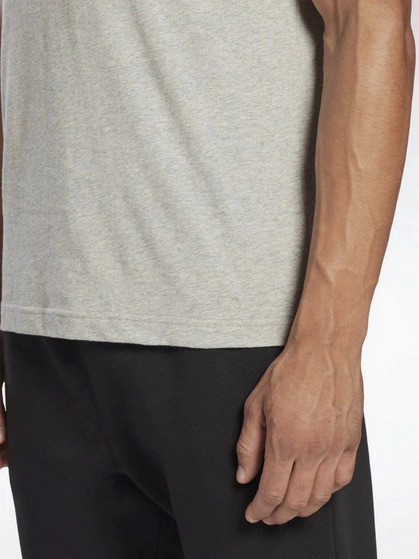Футболки и поло Reebok Ri Big Logo Tee модель HD4219 Футболки и поло Reebok Ri Big Logo Tee модель HD4219 Фото