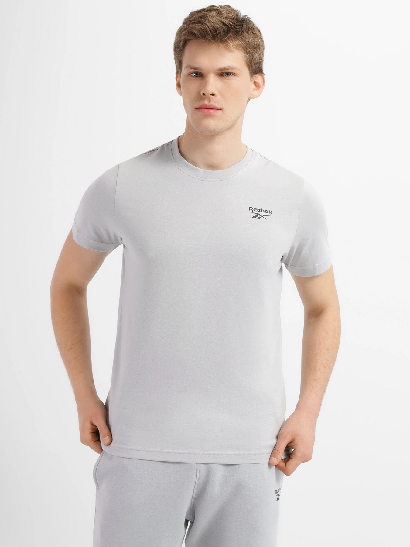 Футболки и поло Reebok Ri Left Chest Logo Tee модель HG4442 Футболки и поло Reebok Ri Left Chest Logo Tee модель HG4442 Фото