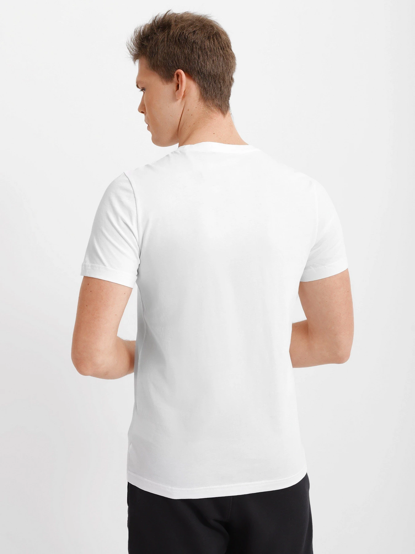 Футболки и поло Reebok RI LEFT CHEST LOGO TEE модель HG4443 Футболки и поло Reebok RI LEFT CHEST LOGO TEE модель HG4443 Фото