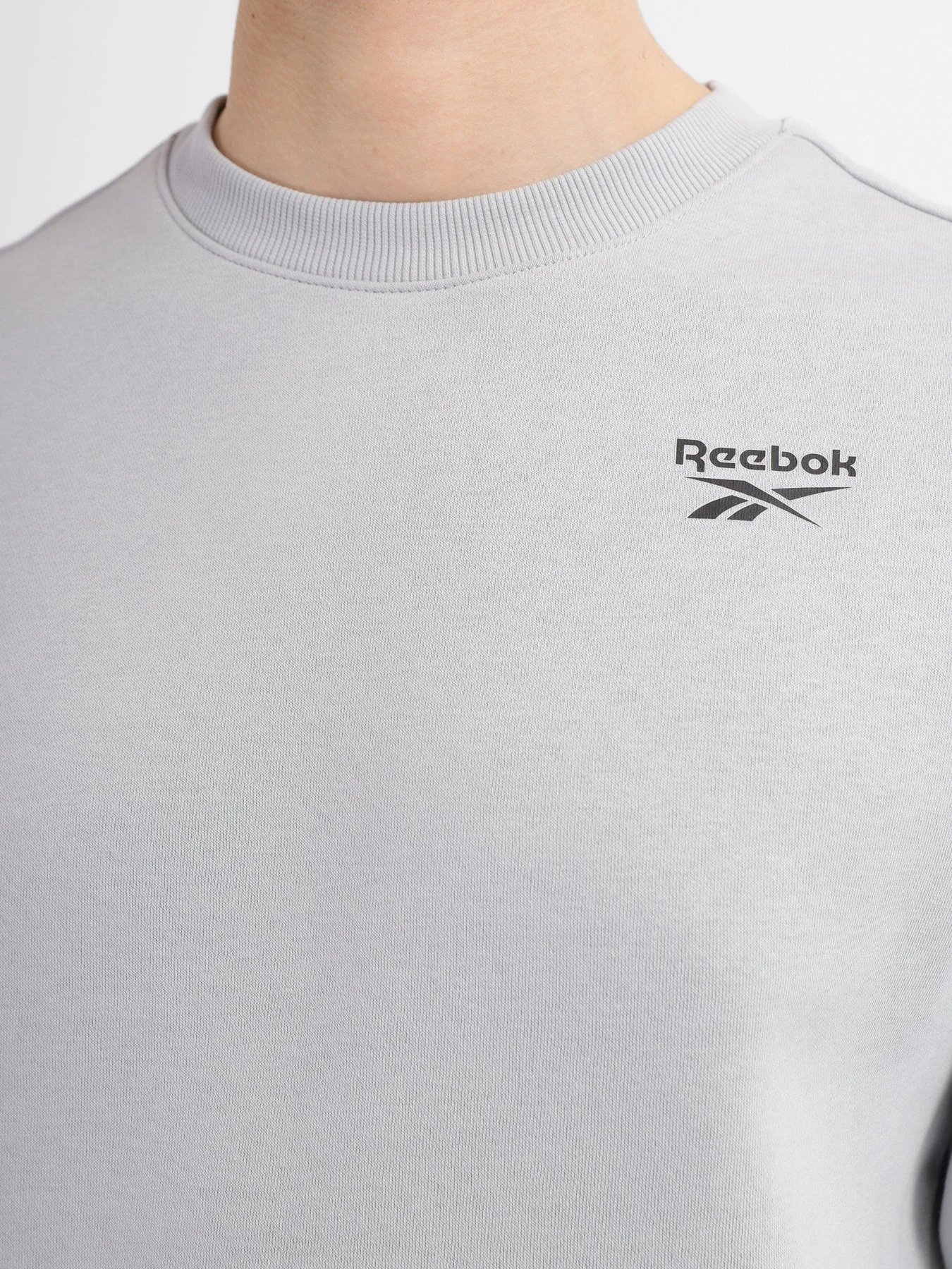 Худи и свитшоты Reebok Identity Fleece Crew модель HG4446 Худи и свитшоты Reebok Identity Fleece Crew модель HG4446 Фото