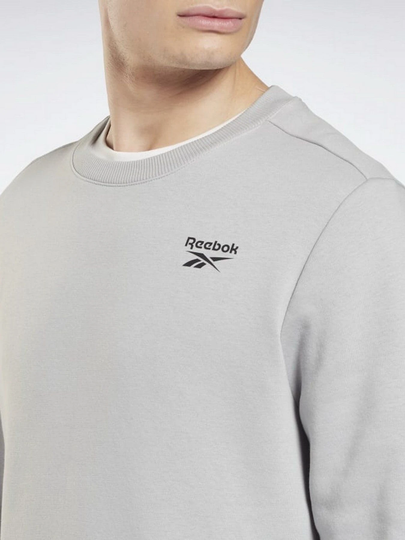 Худи и свитшоты Reebok Identity Fleece Crew модель HG4446 Худи и свитшоты Reebok Identity Fleece Crew модель HG4446 Фото