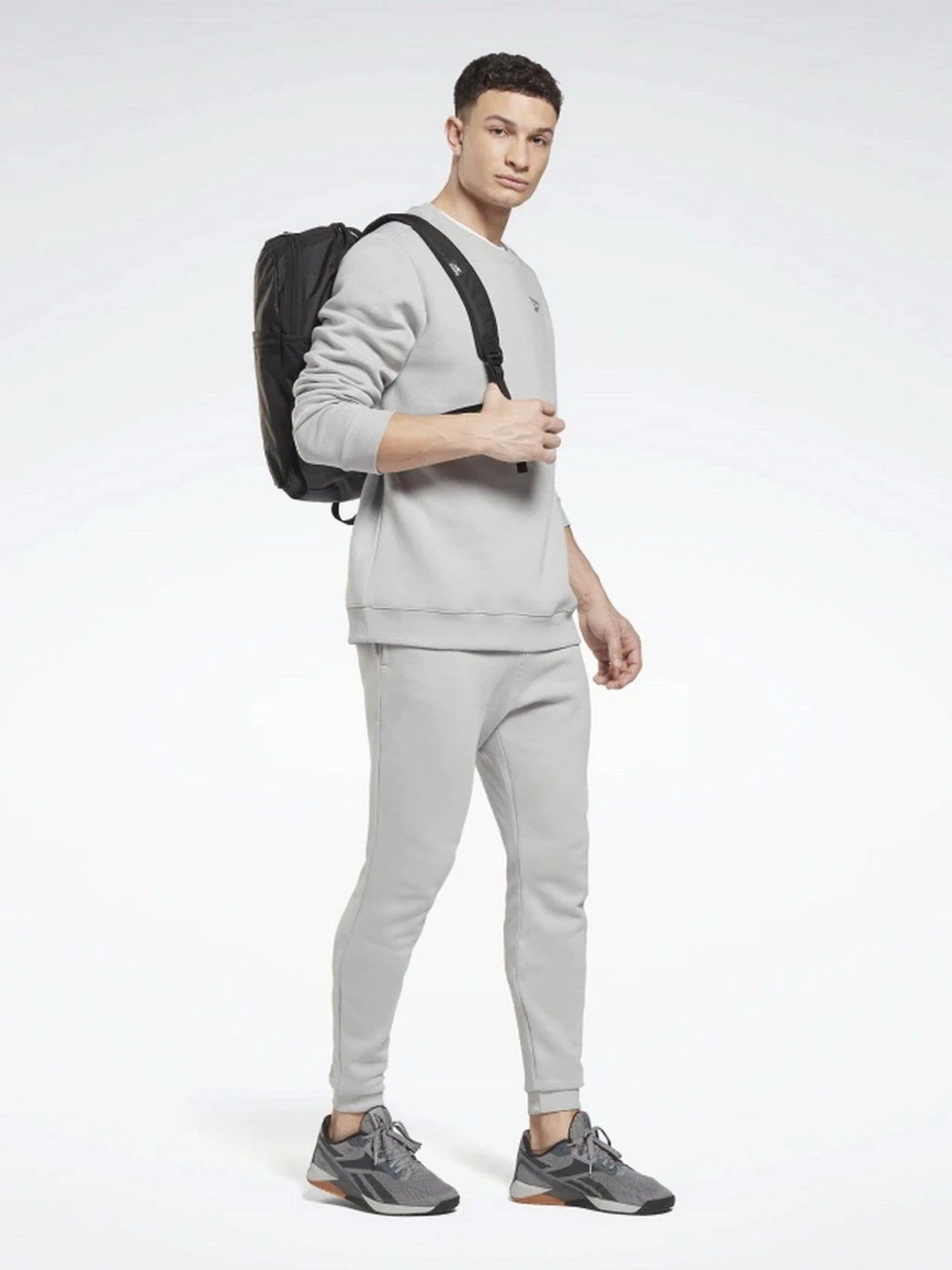 Худи и свитшоты Reebok Identity Fleece Crew модель HG4446 Худи и свитшоты Reebok Identity Fleece Crew модель HG4446 Фото