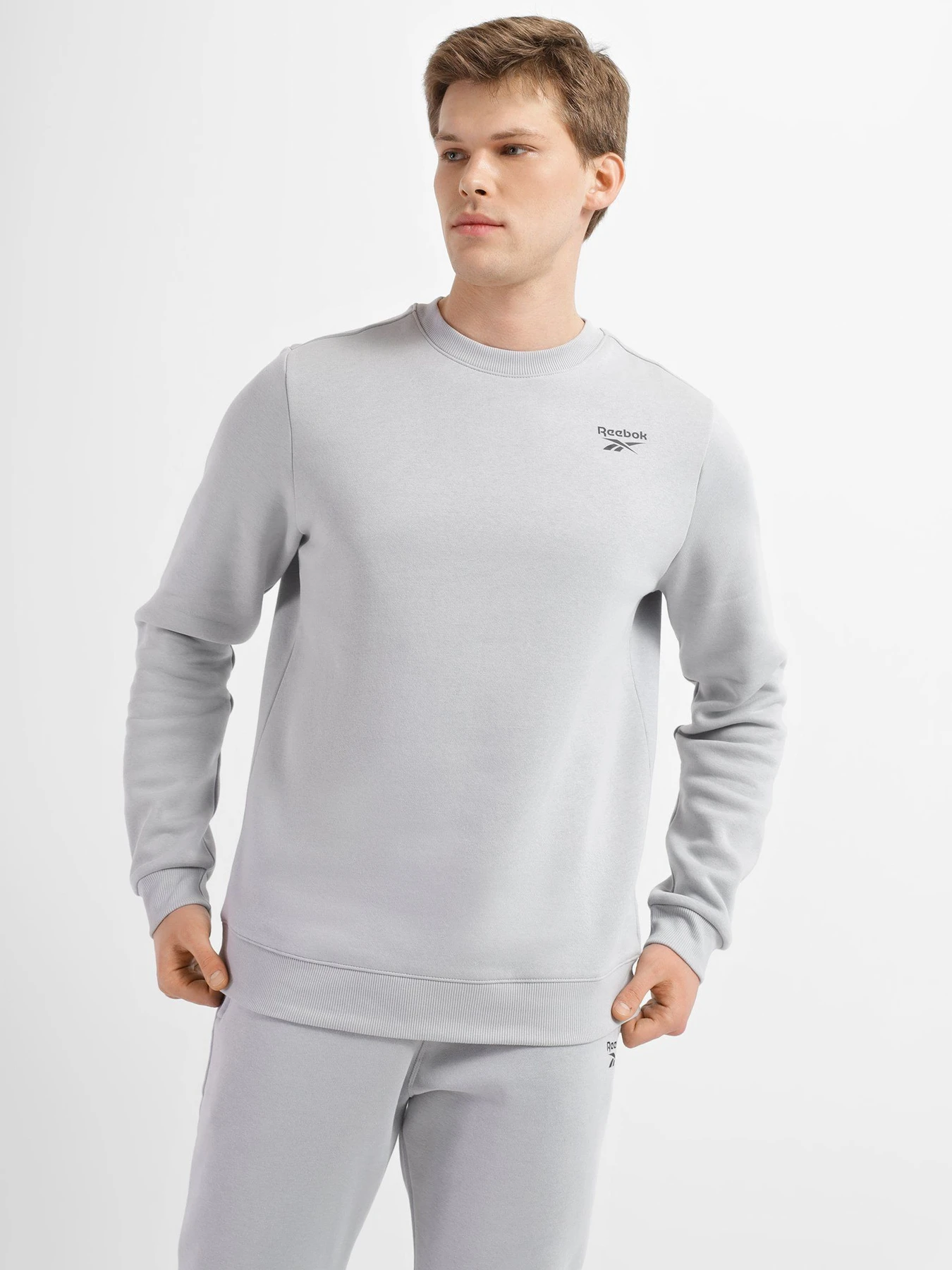 Худи и свитшоты Reebok Identity Fleece Crew модель HG4446 Худи и свитшоты Reebok Identity Fleece Crew модель HG4446 Фото