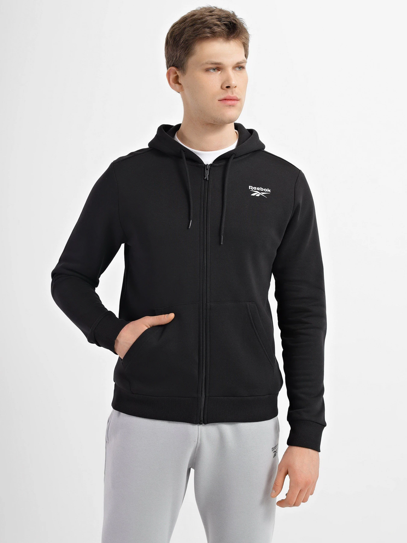 Худи и свитшоты Reebok Ri Left Chest Logo модель HG4450 Худи и свитшоты Reebok Ri Left Chest Logo модель HG4450 Фото
